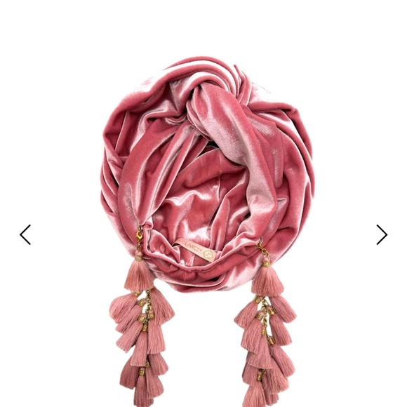 Chic Pink Turban with Tassel Earrings - Picture 2 of 6